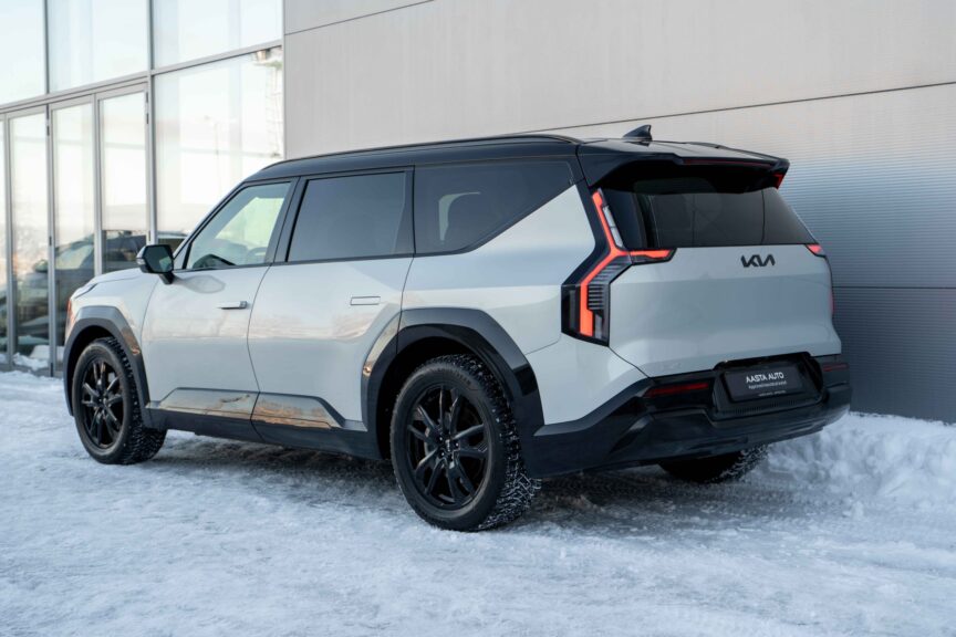 Kia EV9 - Image 18