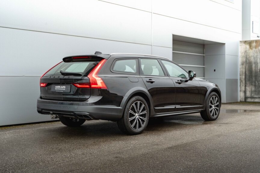 Volvo V90 Cross Country - Image 2