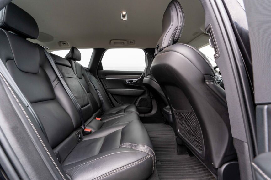 Volvo V90 Cross Country - Image 17