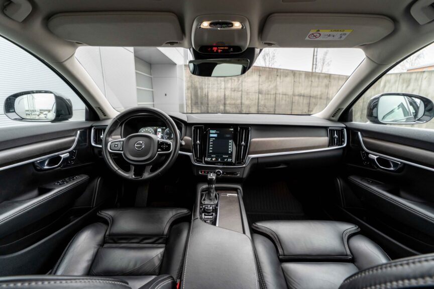 Volvo V90 Cross Country - Image 8