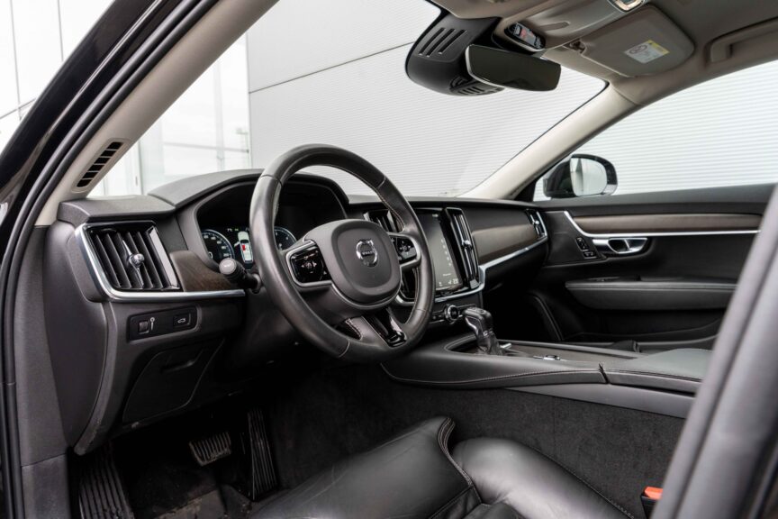 Volvo V90 Cross Country - Image 4