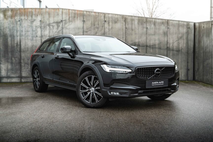 Volvo V90 Cross Country - Image 10