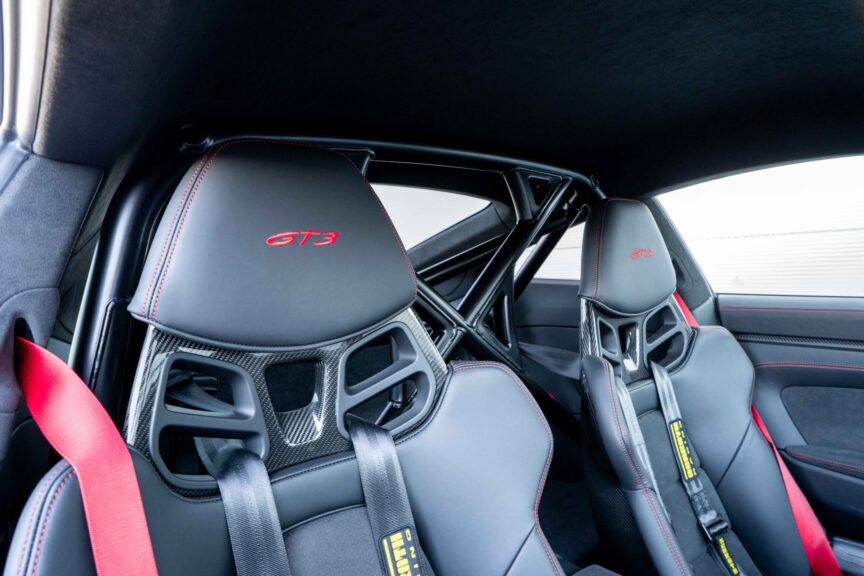 Porsche 911 - Image 17