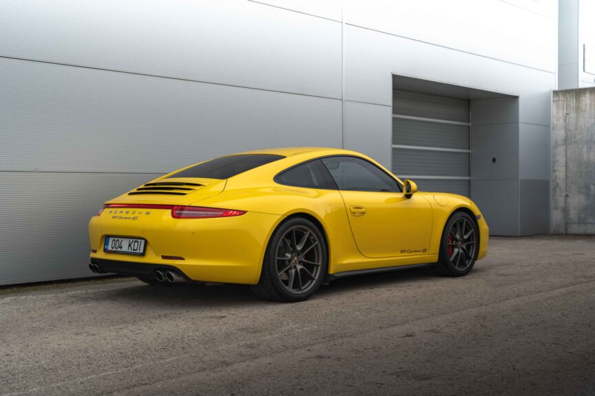 Porsche 911 - Image 2
