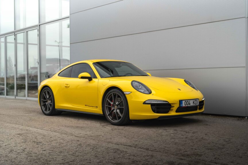 Porsche 911 - Image 22