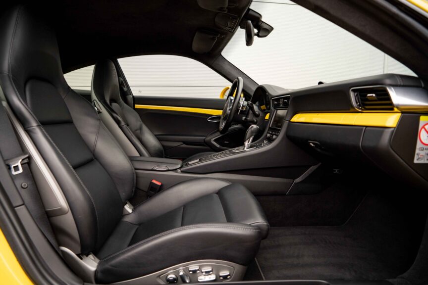 Porsche 911 - Image 16
