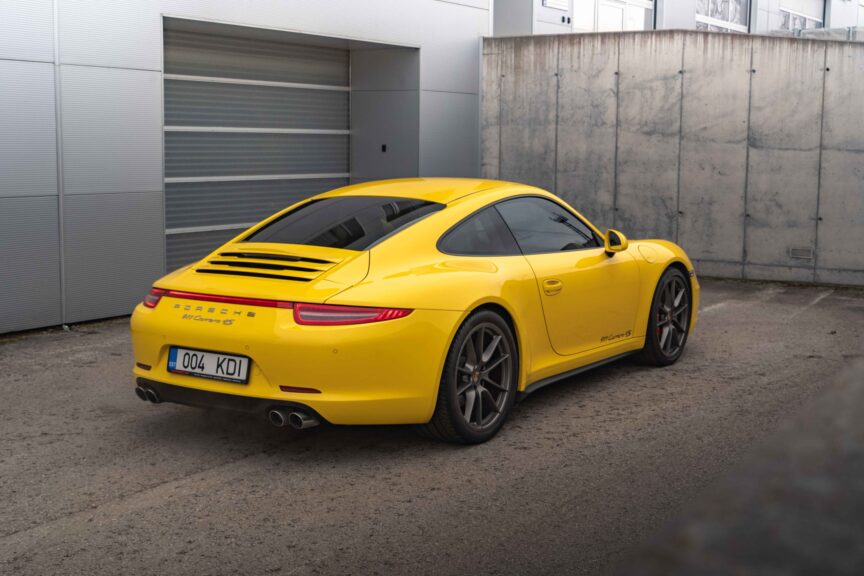 Porsche 911 - Image 14