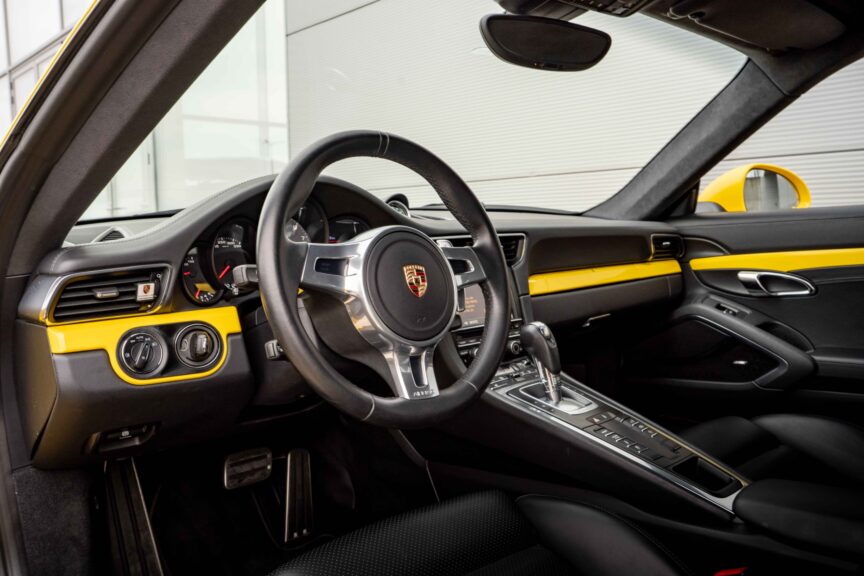 Porsche 911 - Image 4