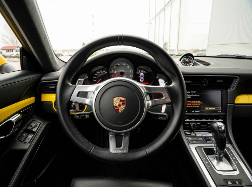 Porsche 911 - Image 8