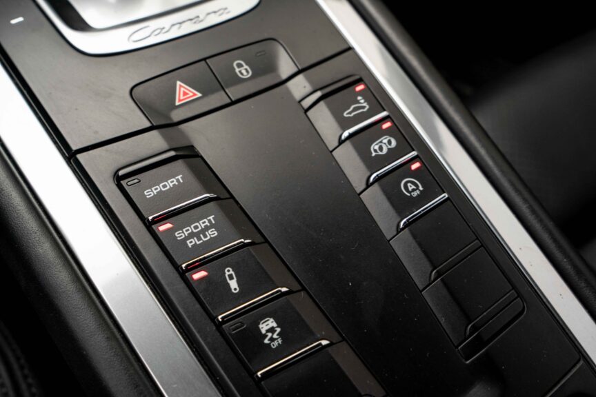 Porsche 911 - Image 28