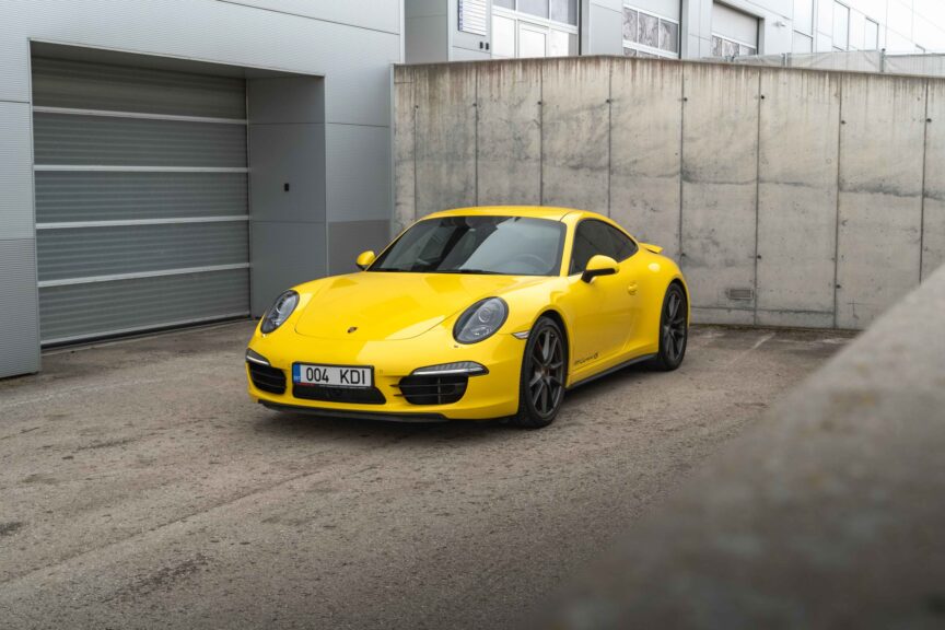 Porsche 911 - Image 13