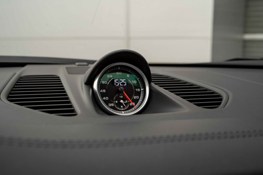 Porsche 911 - Image 25