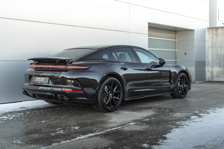 Porsche Panamera - Image 2