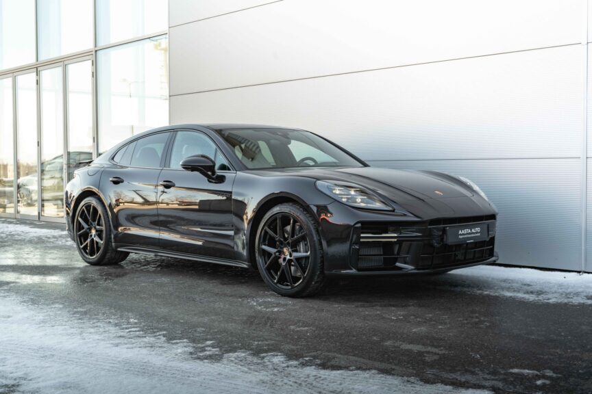 Porsche Panamera - Image 19