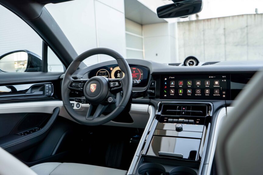 Porsche Panamera - Image 13