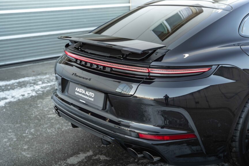 Porsche Panamera - Image 16