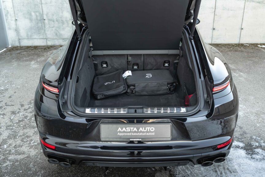 Porsche Panamera - Image 7