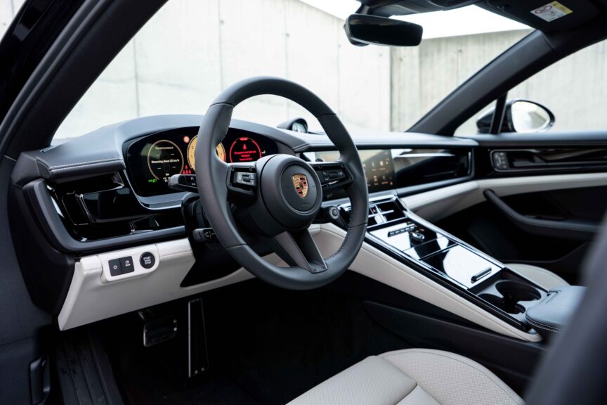 Porsche Panamera - Image 12