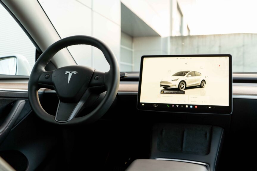 Tesla Model Y - Image 8