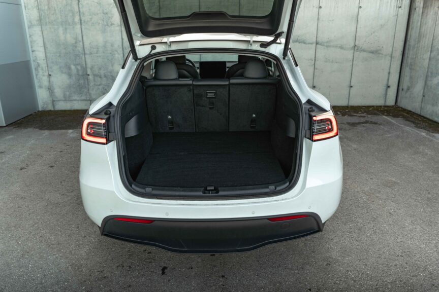 Tesla Model Y - Image 7