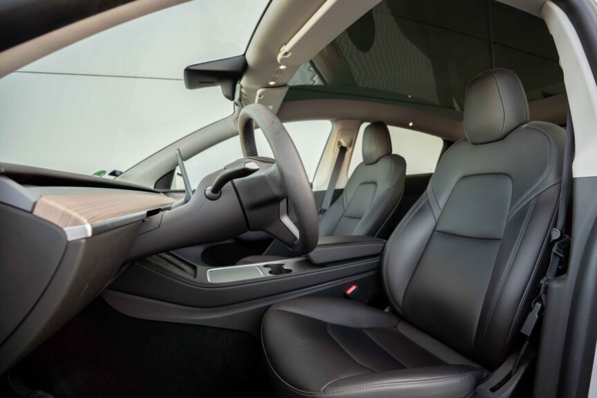 Tesla Model Y - Image 11