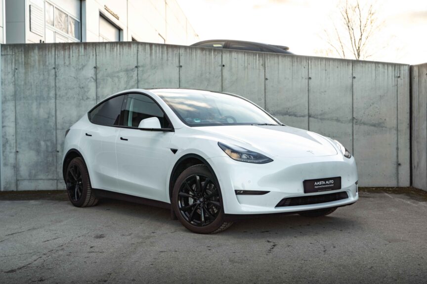 Tesla Model Y - Image 9