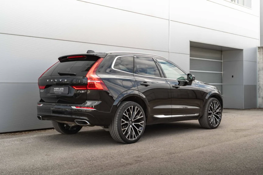Volvo XC60 - Image 2