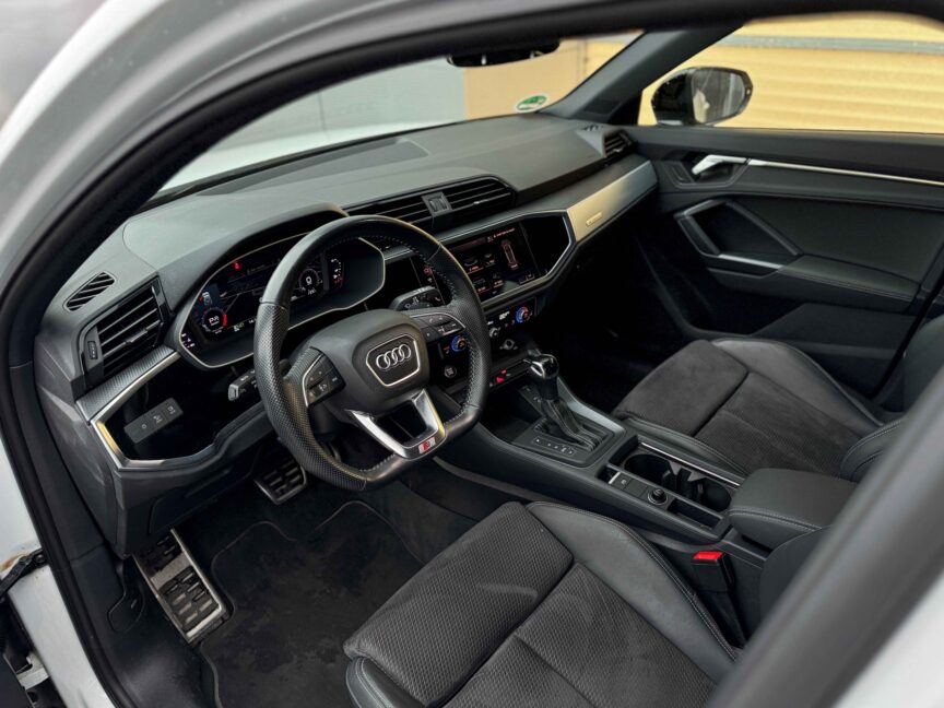 Audi Q3 - Image 4