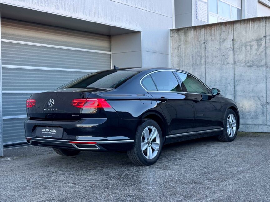 Volkswagen Passat - Image 2