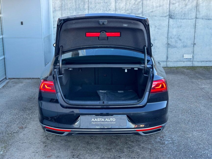 Volkswagen Passat - Image 7