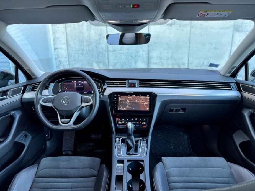 Volkswagen Passat - Image 8