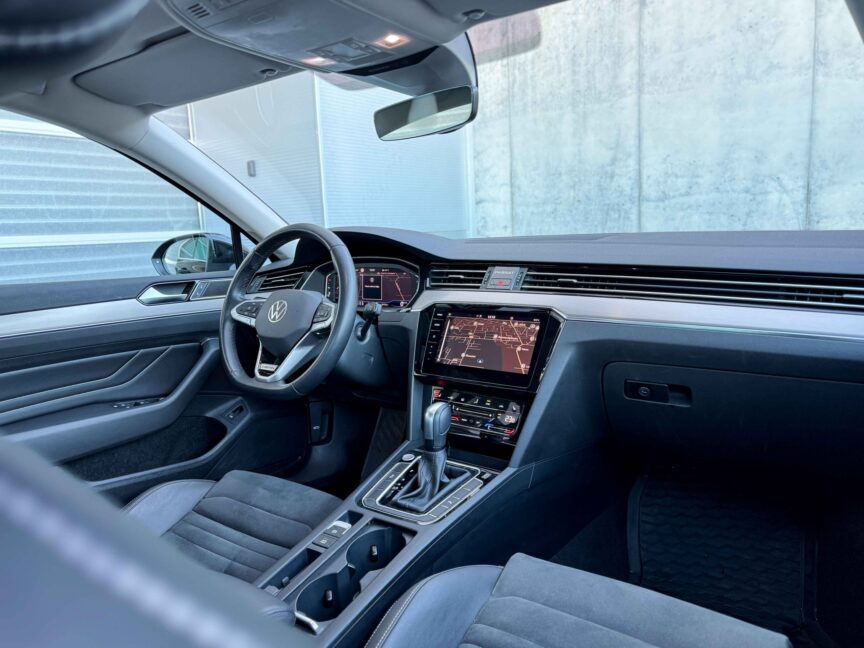 Volkswagen Passat - Image 3