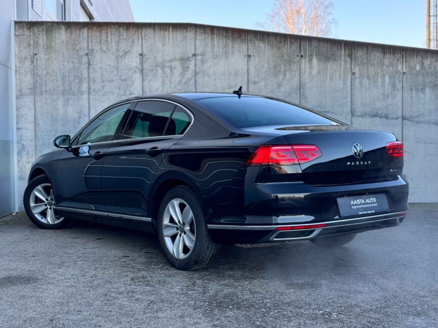Volkswagen Passat - Image 14
