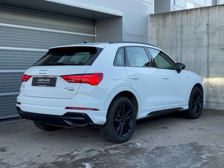 Audi Q3 - Image 2