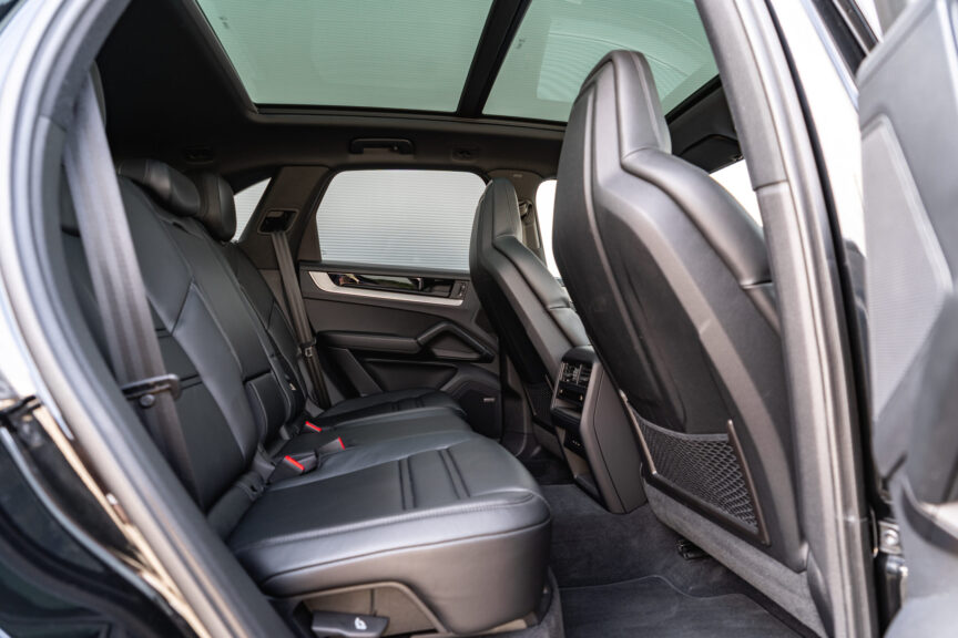 Porsche Cayenne - Image 19