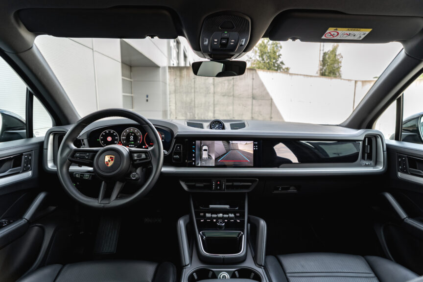 Porsche Cayenne - Image 10