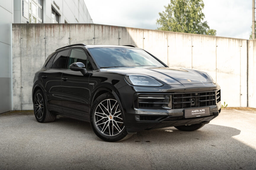 Porsche Cayenne - Image 17