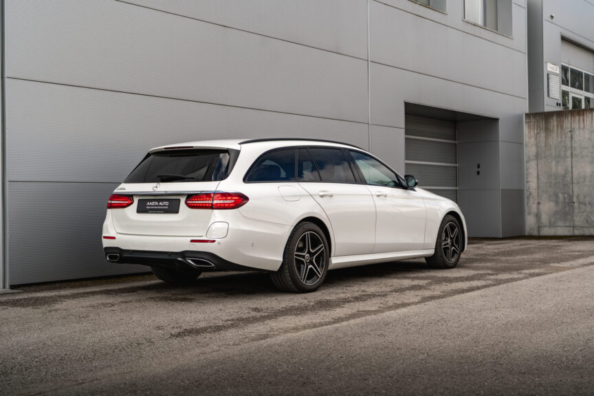 Mercedes-Benz E 300 - Image 3