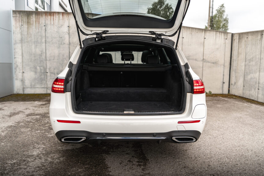 Mercedes-Benz E 300 - Image 8