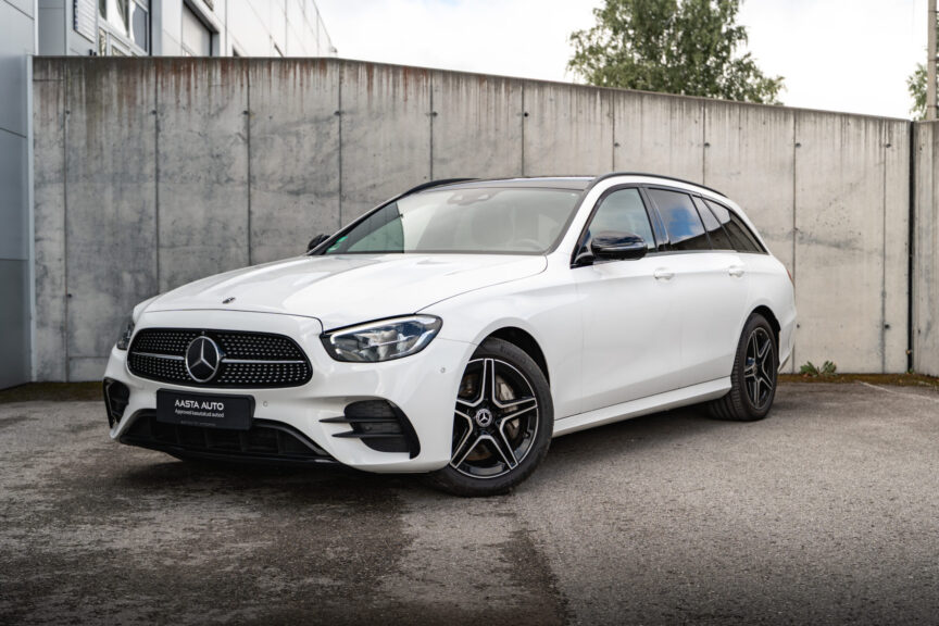 Mercedes-Benz E 300 - Image 11