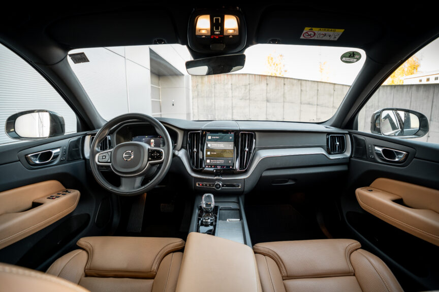 Volvo XC60 - Image 10